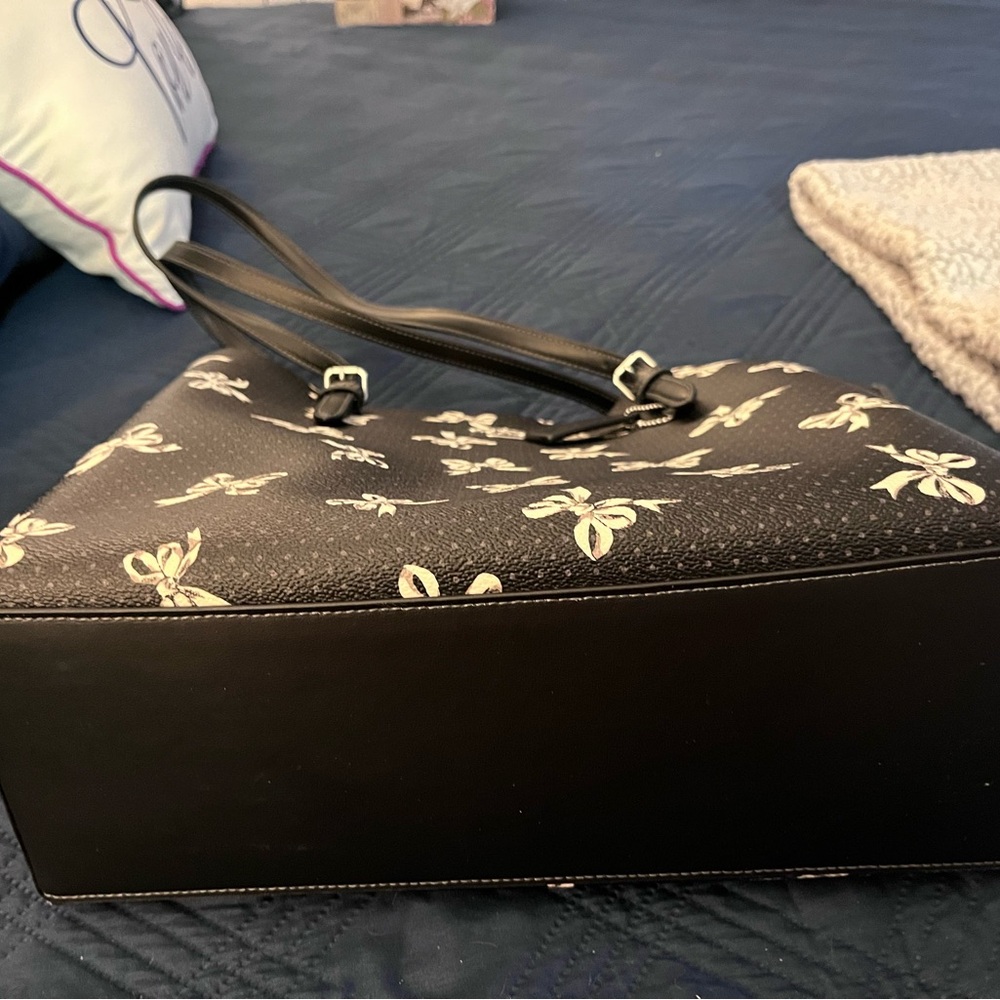 Coach Black and White Tote Bag - Picture 15 of 16